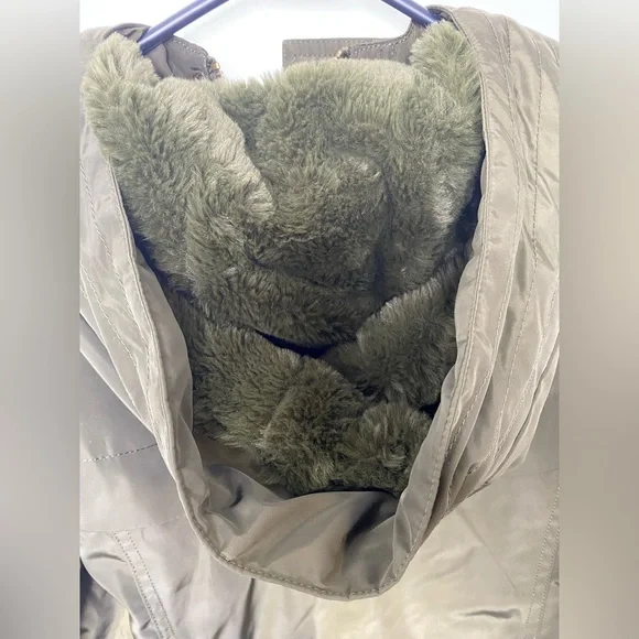 Sam Edelman Faux Fur Lined Water Repellent Hooded Raincoat - Picture 7 of 10